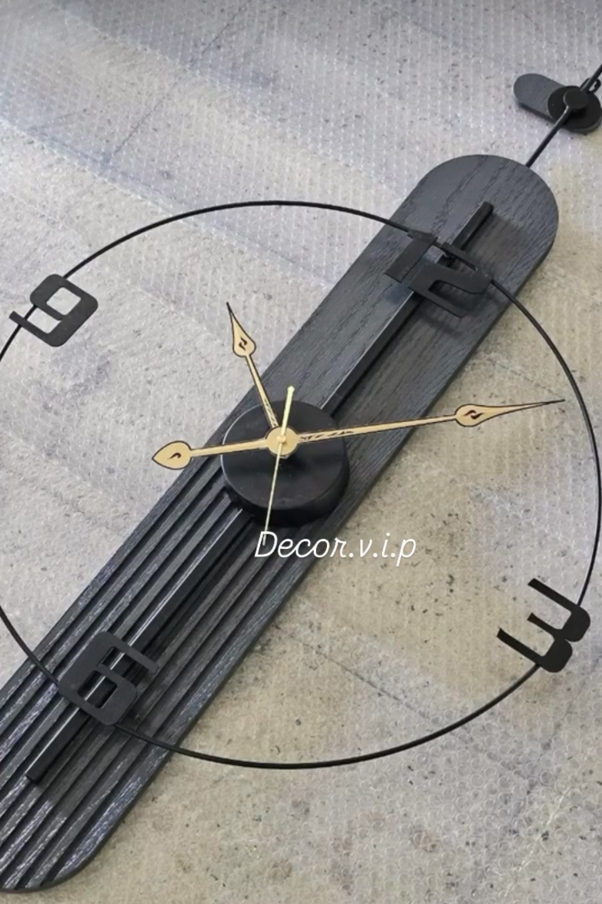 نمای دیگر ساعت دیواری ترکیب چوب و فلز کد H535