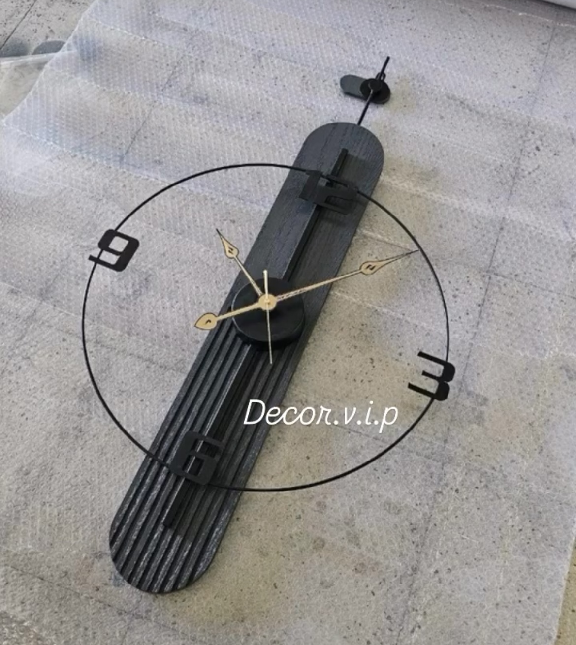 نمای دیگر ساعت دیواری ترکیب چوب و فلز کد H535