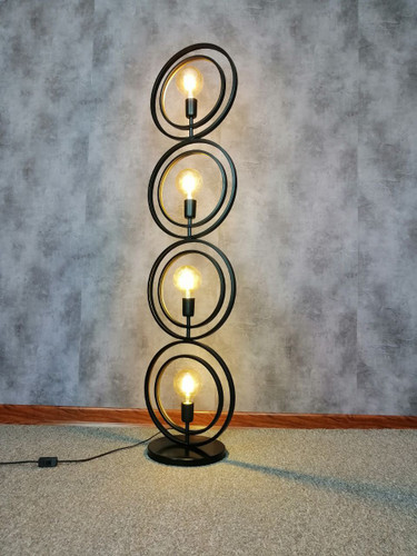 آباژور ایستاده